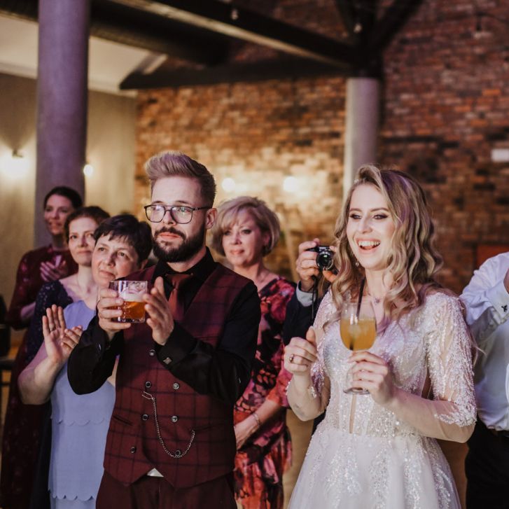Ilu barmanów potrzeba na event firmowy? Liczby, które warto znać